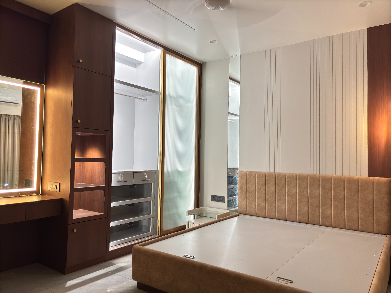 Aluminium partition cabin